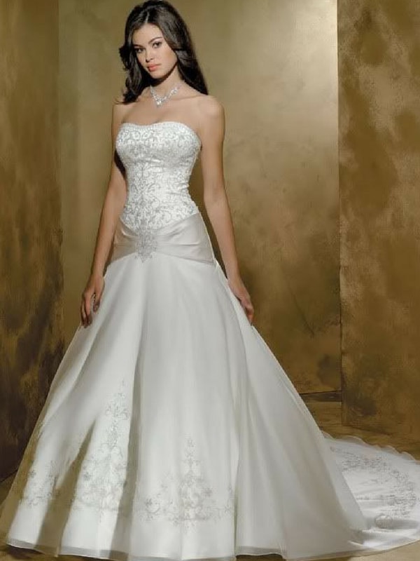 Hourglass body wedding dress - blank canvas